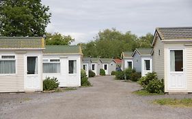 Warrens Village Motel And Self Catering